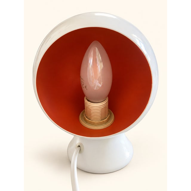 1970s Vintage Space Age Eyeball Table Lamp – White With Red Interior, C. 1970s–1980s For Sale - Image 5 of 6