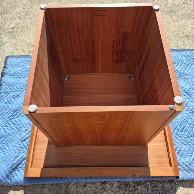 Wood 1980s Vejle Stole & Mobelfabrik Danish Modern Teak Pedestal Base Square Coffee Table For Sale - Image 7 of 9