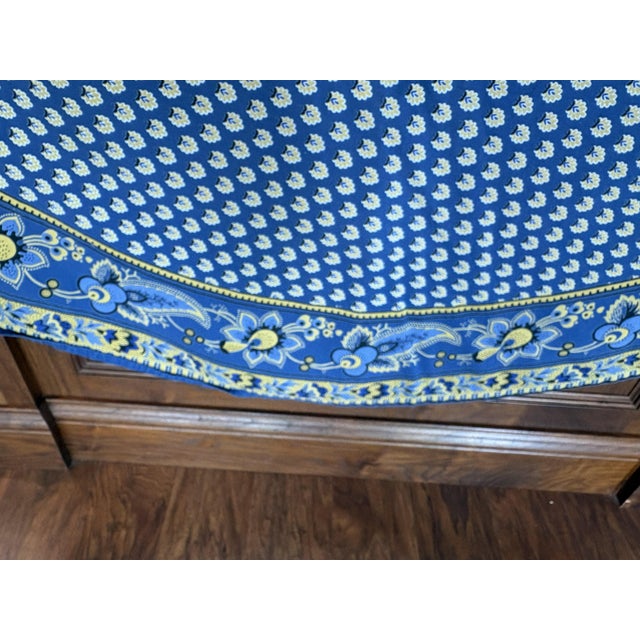 Beautiul blue and yellow round table cloths. Perfect for summer entertaining. Three available. Welcome offers for all...