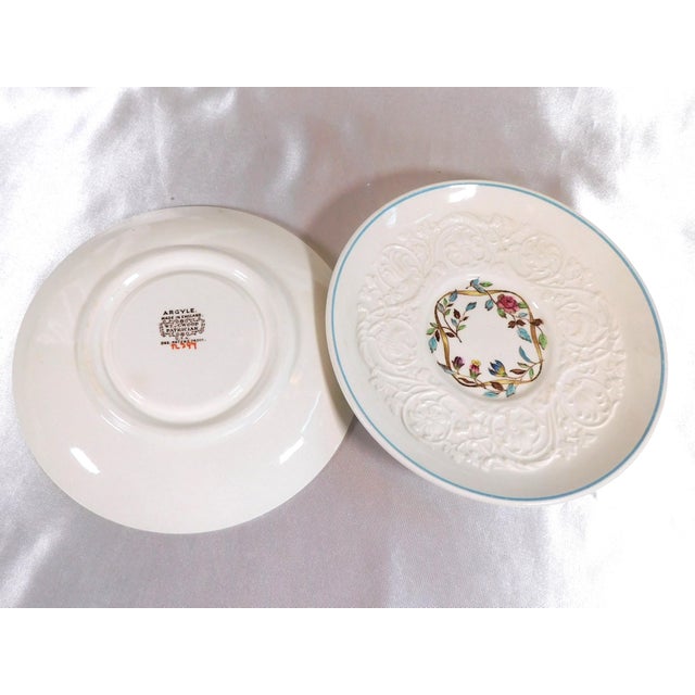 Contemporary 1940s Lot of Nine Pieces of Wedgwood Argyle Dinnerware For Sale - Image 3 of 15
