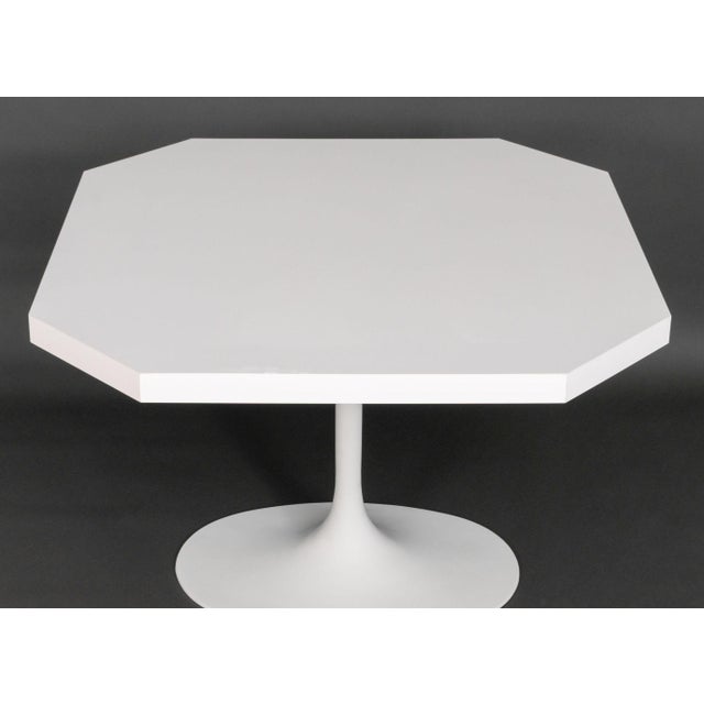 Eero Saarinen Eero Saarinen Style Modern White Tulip Center Table For Sale - Image 4 of 8