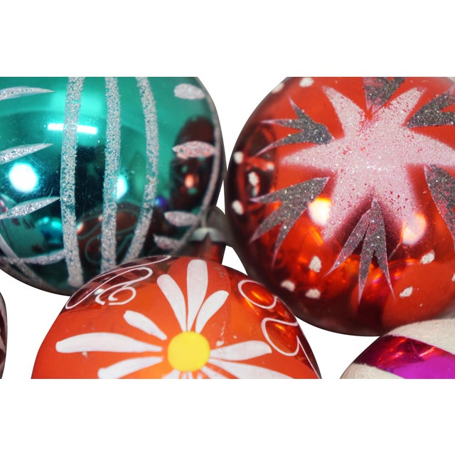 Traditional Lot of 46 Vintage & Antique Mercury Glass Christmas Tree Ornaments For Sale - Image 3 of 12