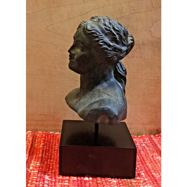 Beautiful vintage Venus de Milo / Aphrodite bust on a square base. Bust can be turned on the base side to side. 6” tall,...