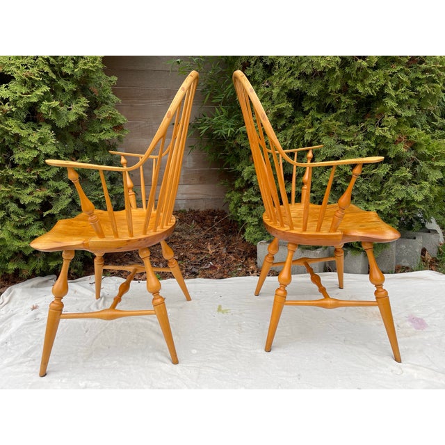 Traditional Late 20th Century Master Craftsman David Wright Continuous Windsor Armchairs - A Pair For Sale - Image 3 of 10