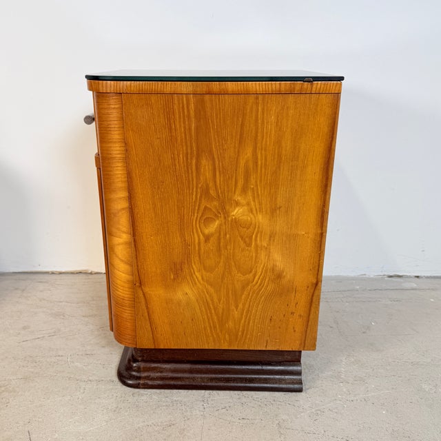 Vintage Burl Walnut Nightstands by Jindřich Halabala for Up Závody, 1957, Set of 2 For Sale - Image 11 of 14