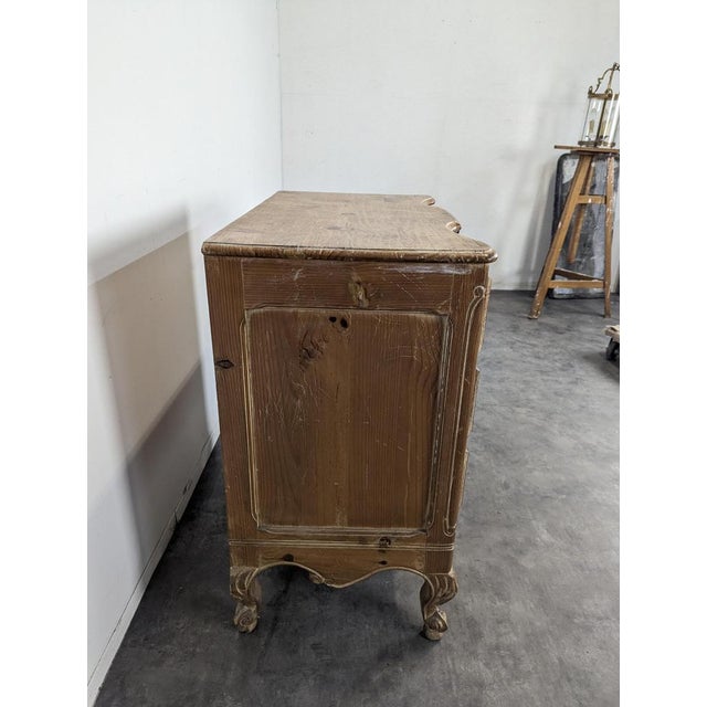 Directoire Style Chest of Drawers in Canted Pine For Sale - Image 4 of 7