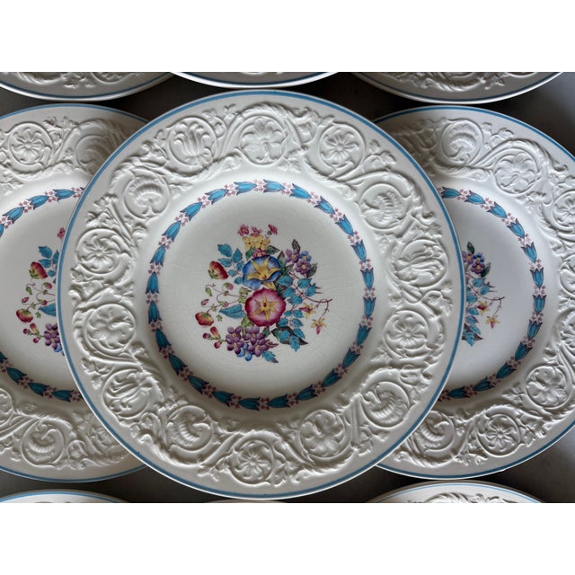English Set of 9 Wedgwood Dinner Plates in the Morning Glory Pattern For Sale - Image 3 of 13
