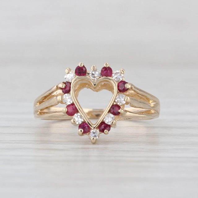 0.26ctw Ruby Diamond Open Heart Ring 14k Yellow Gold Size 5.75 For Sale In Greensboro - Image 6 of 8