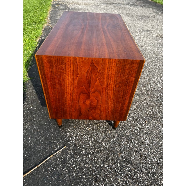 Brown Mid Century Lane Acclaim Record Cabinet Dove Detail For Sale - Image 8 of 11