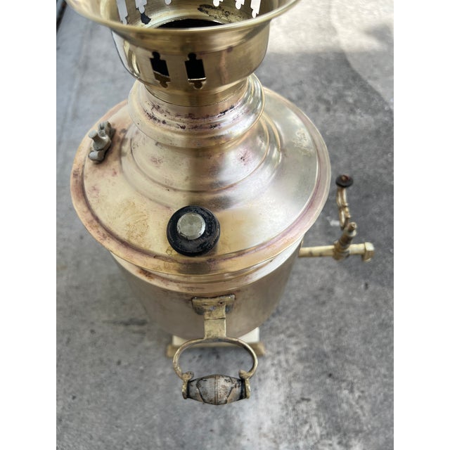 Brass Antique Romanov Era Imperial Russian Tula Samovar – Rare Three-Lion Crest – Brass/Tombac – C. 1890-1910 For Sale - Image 8 of 17
