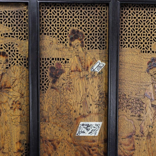 Mid 20th Century Vintage Chinese Zitan Table Screen | Carved Ladies & Agarwood Inlay With Stand For Sale - Image 5 of 10