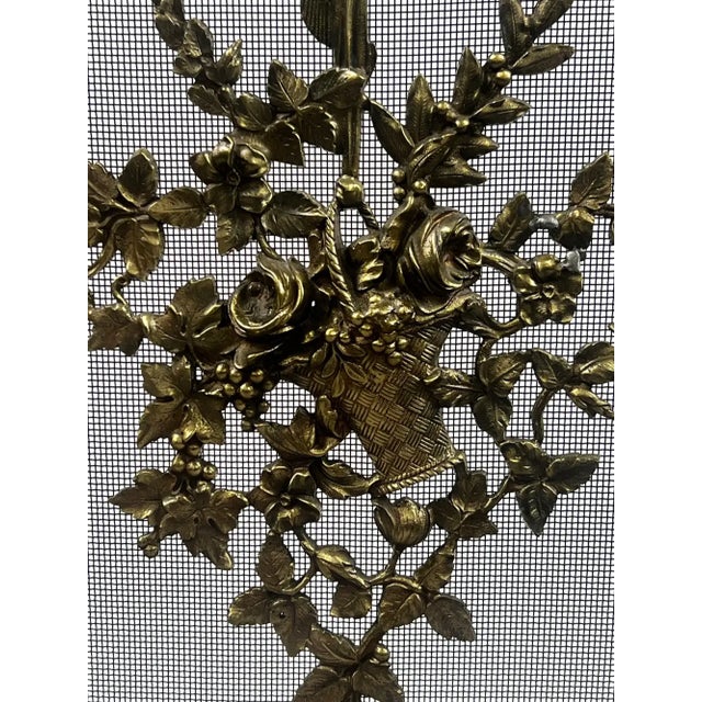 Antique French Art Nouveau Brass Firescreen With Floral & Ribbon Bouquet For Sale - Image 9 of 12