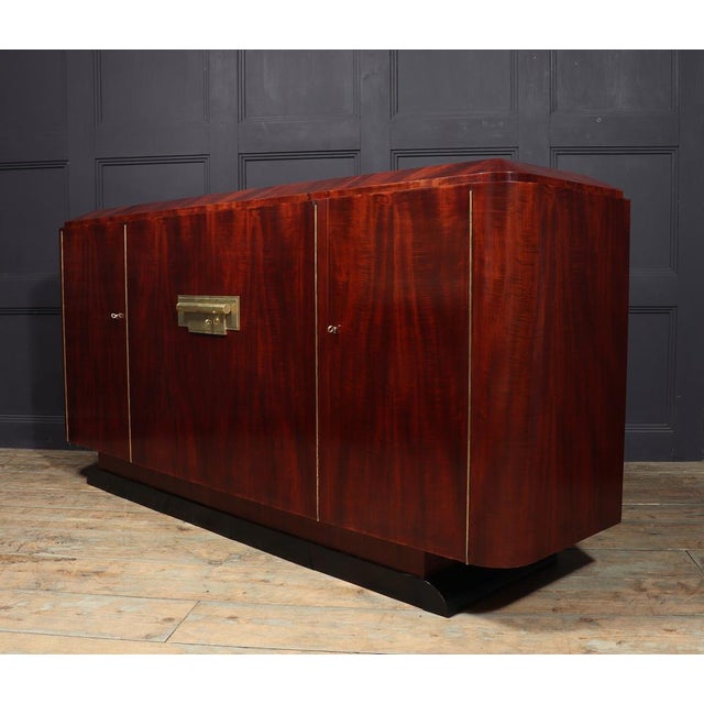 Art Deco French Sideboard in Red Figured Sycamore, 1925 For Sale - Image 4 of 17