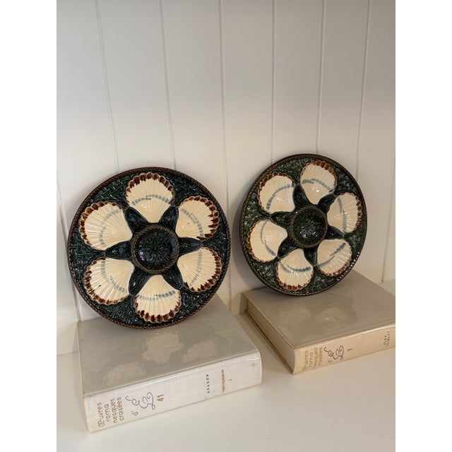 Late 19th Century Pair of French Longchamp Barbotine Oyster Serving Plates, Circa 1900 For Sale - Image 5 of 12