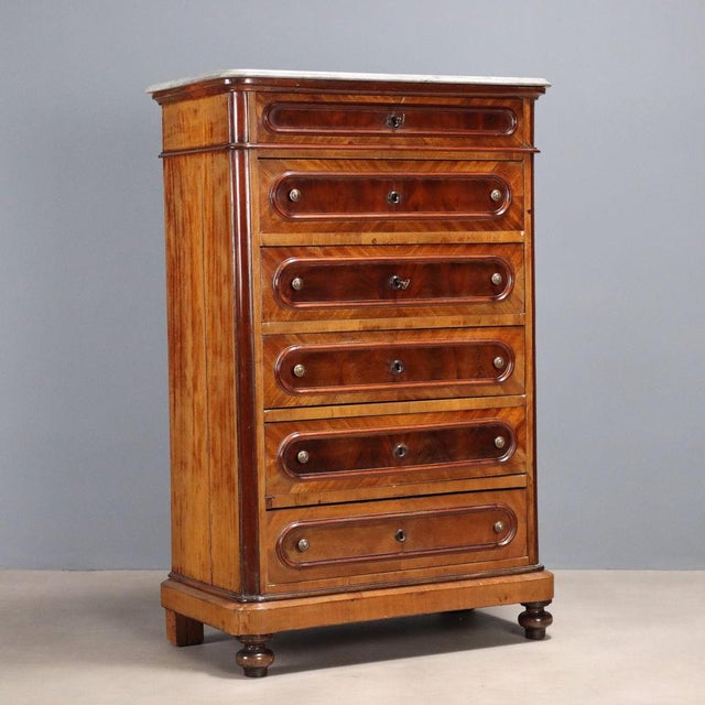 Antique Chest of 6 Drawers in Cherrywood, 19th Century For Sale - Image 11 of 11