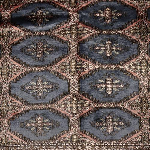 Middle Eastern Bukhara Rug in Wool For Sale - Image 4 of 8