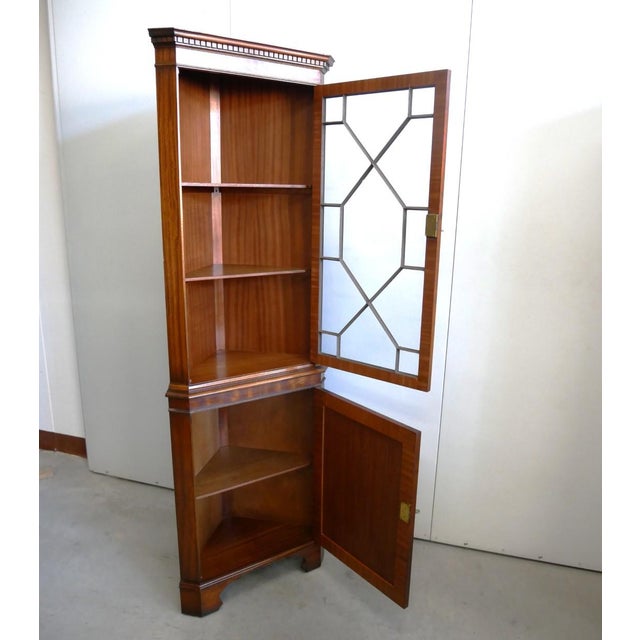 1950s Vintage English Corner Cupboard, 20th Century For Sale - Image 5 of 17