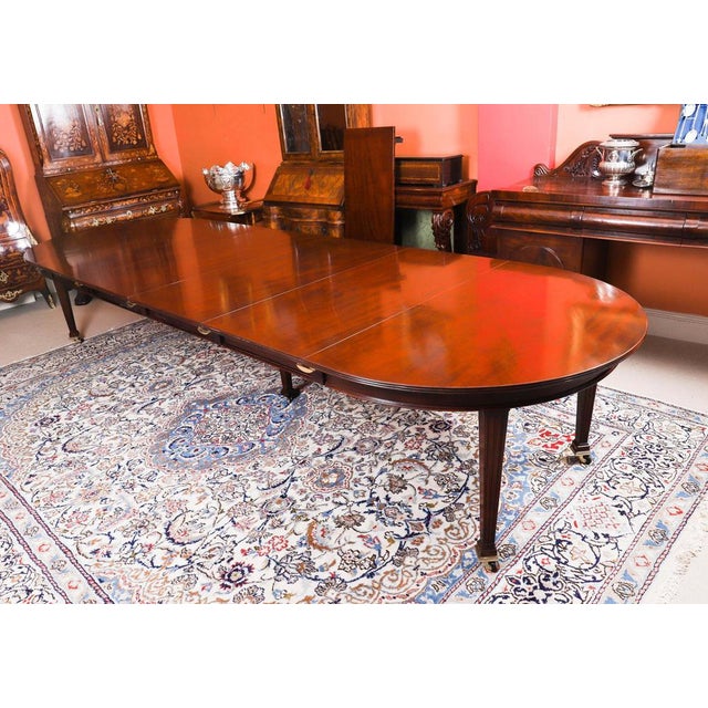 Antique Flame Mahogany Telescopic Extending Dining Table, 19th Century For Sale - Image 10 of 18