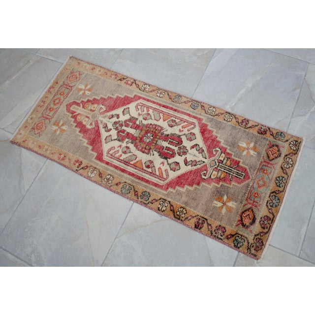 1970s Hand Made Mat Small Turkish Rug Kitchen Decor - 1′7″ × 3′7″ For Sale - Image 11 of 13