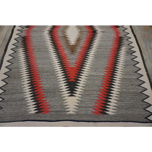 1930s 1930s Gray Tribal Geometric Diamond American Navajo Rug 4'6'' X 6'8'' Flatweave Wool Carpet For Sale - Image 5 of 11