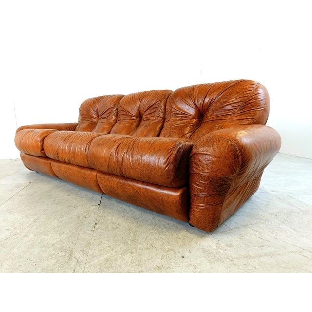 Mid-Century Modern Italian Sofa, 1970s, in Good conditions. Designed 1970 to 1979