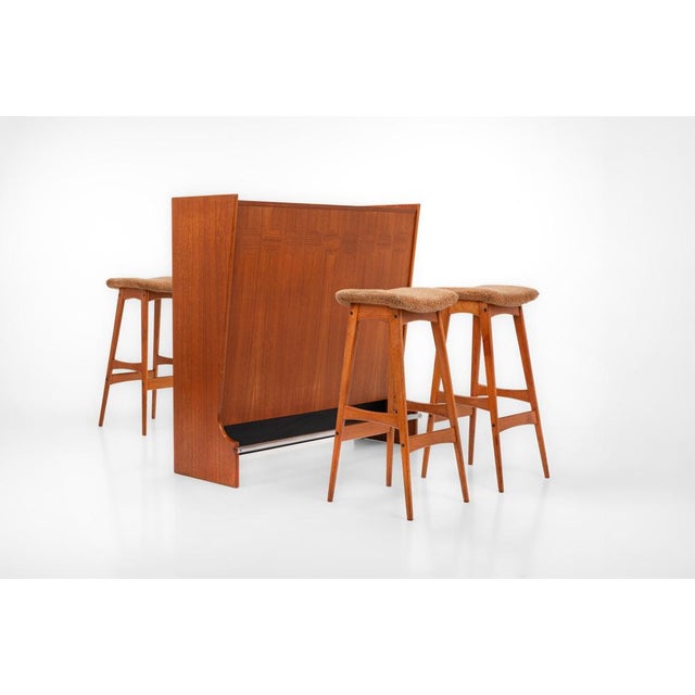 Johannes Andersen SK661 Cocktail Cabinet and Bar Stools by Johannes Andersen for Skaaning & Son 1960s For Sale - Image 4 of 18