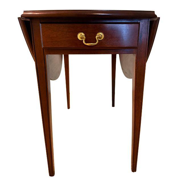George Hepplewhite Late 20th Century, Hepplewhite Style Mahogany Pembroke, Folding Side Table For Sale - Image 4 of 14