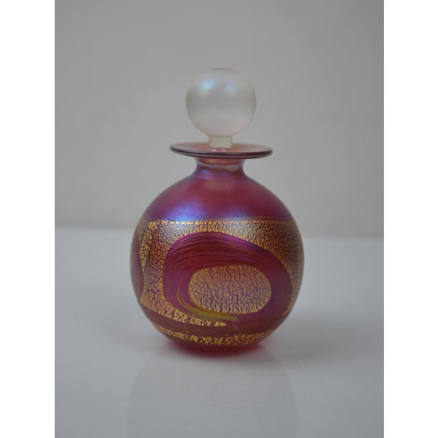 Pink and Gold Iridescent Glass Perfume Bottle from Isle of Wight, 1970s For Sale - Image 3 of 12