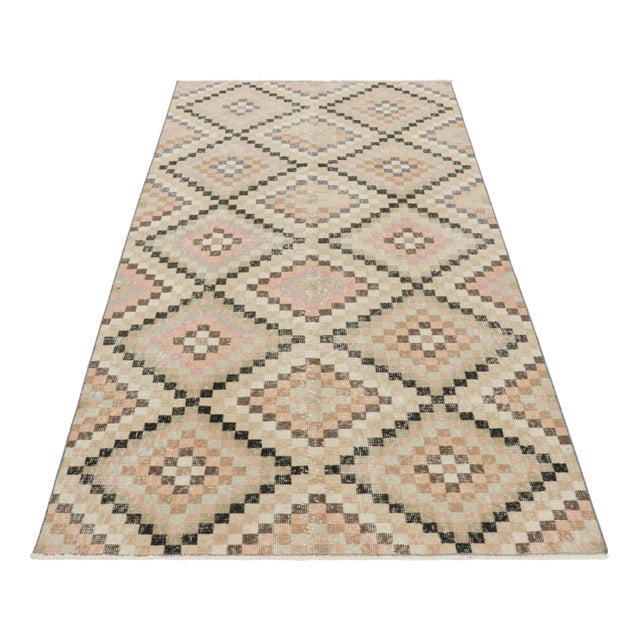 1950s Vintage Turkish Rug in Cream With All-Over Diamond Medallions - Rug & Kilim For Sale - Image 5 of 8