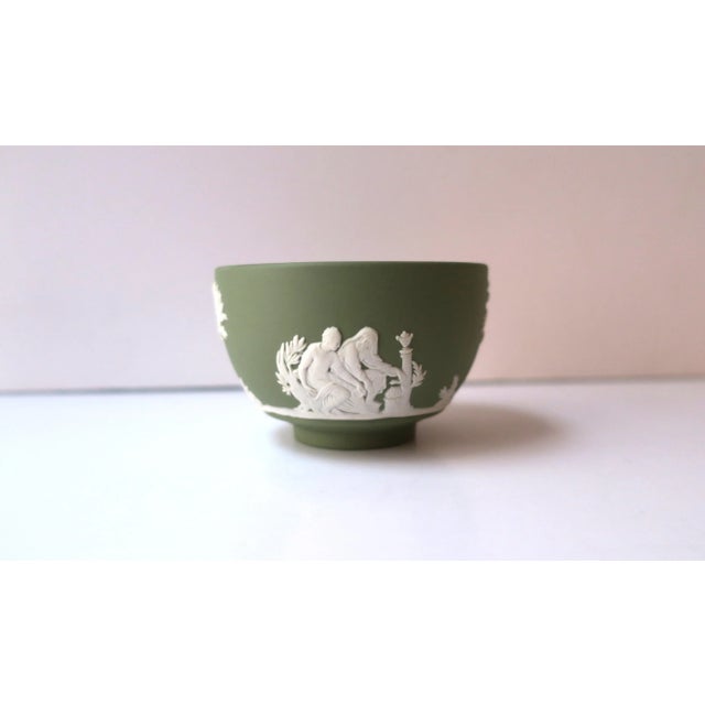 Wedgwood Jasperware Bowl in the Neoclassical Style For Sale In New York - Image 6 of 12
