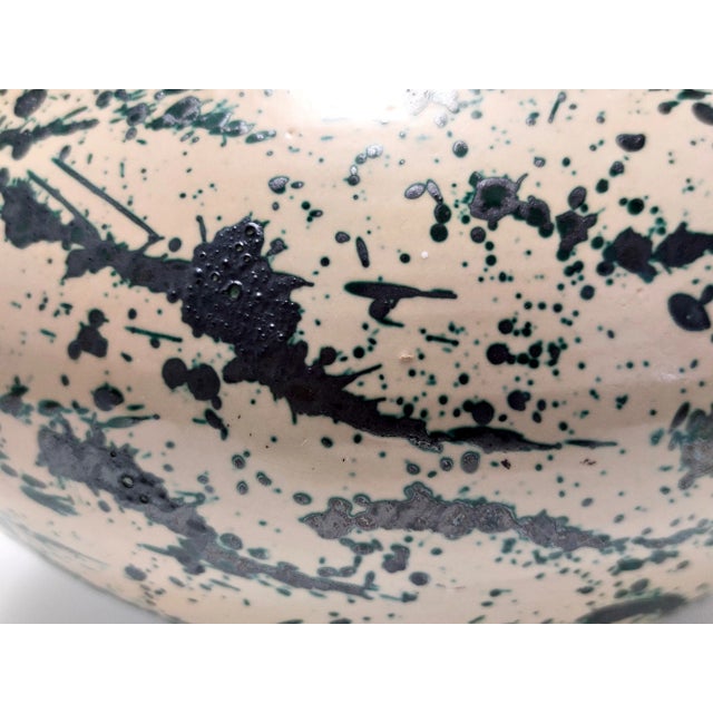 Vintage Beige and Green Lacquered and Handpainted Terracotta Vase, Deruta, Italy, 1950s For Sale - Image 9 of 10