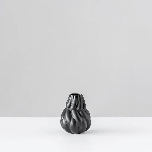 Contemporary Small Black Eda Vase by Lisa Hilland for Mylhta For Sale - Image 3 of 6