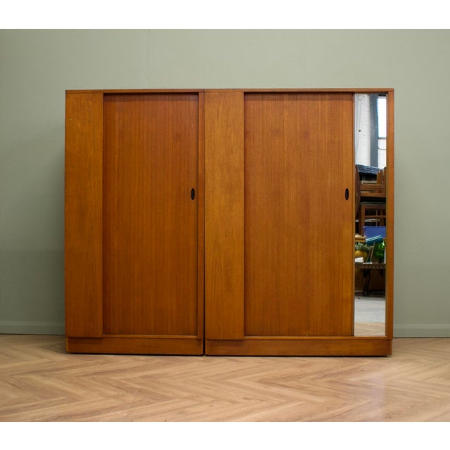 Teak Double Door Wardrobe from Austinsuite, 1960s For Sale - Image 4 of 12