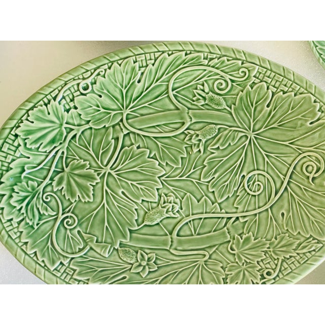 Bordallo Pinheiro 1970s Bordallo Pinheiro Vine Leaves Platter + 5 Salad Plates For Sale - Image 4 of 6