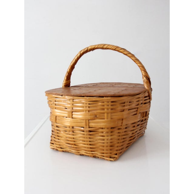 Farmhouse Vintage Wicker Picnic Basket For Sale - Image 3 of 13