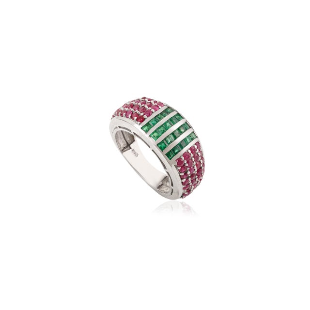 Art Deco Art Deco Natural Emerald & Ruby Statement Dome Band Ring in 925 Silver - Size 7 For Sale - Image 3 of 11