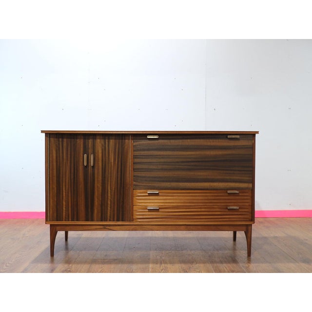 1960s Mid Century Modern Vintage Credenza Sideboard Buffet Danish Style For Sale In Greensboro - Image 6 of 14