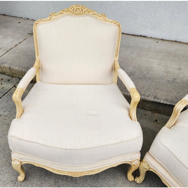 1990s Drexel Heritage Louis XV French Armchairs Linen For Sale - Image 5 of 12