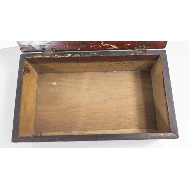 18th or 19th Century American Folk Art Chip Carved Polychrome Box For Sale - Image 16 of 18