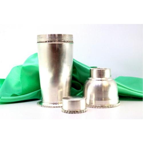 Smooth Silver Shaker with Raised Edges For Sale - Image 5 of 8