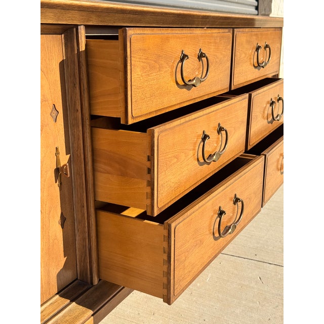Tan 1960s Mid Century Modern Credenza / 12-Drawer Dresser W/ Mirror Attributed to Thomasville Horizon Series For Sale - Image 8 of 12