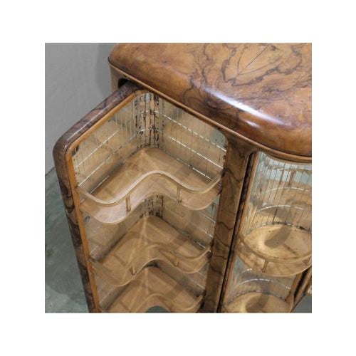 Type Deco bar cabinet Date 1930-39 Style Deco Origin Italy Materials Walnut burl Model Storage cabinet Conservation status...
