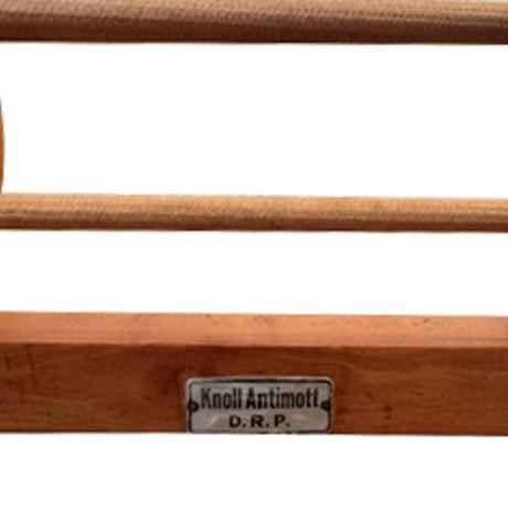 Vintage Knoll Antimott Solid Wood Lounge Chair in Ivory Boucle' For Sale - Image 9 of 10