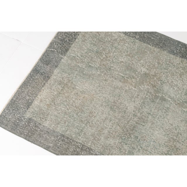 1950s Mid 20th Century Gray Oushak Home Living Rug For Sale - Image 5 of 10
