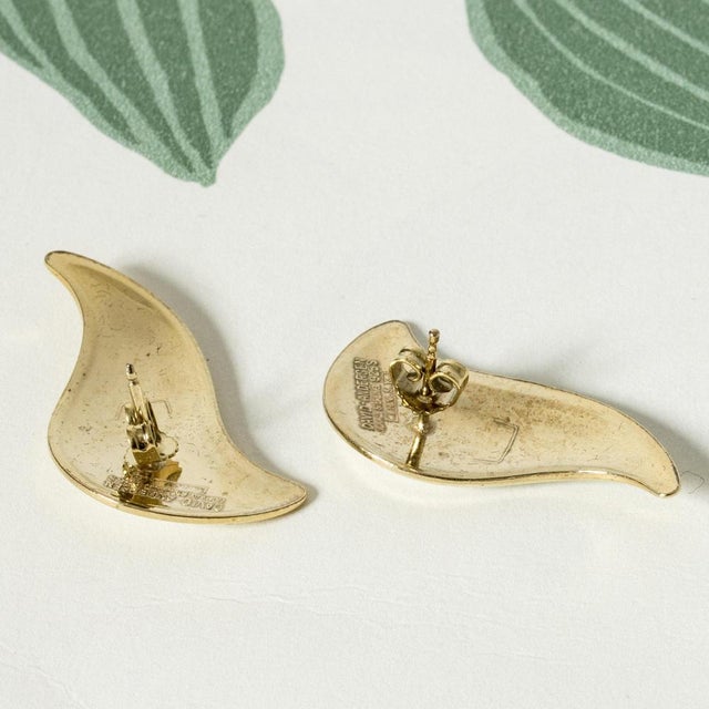 1990s Modernist Gilded Enamel Earrings by Synnøve Korssjøen, 1990s, Set of 2 For Sale - Image 5 of 6