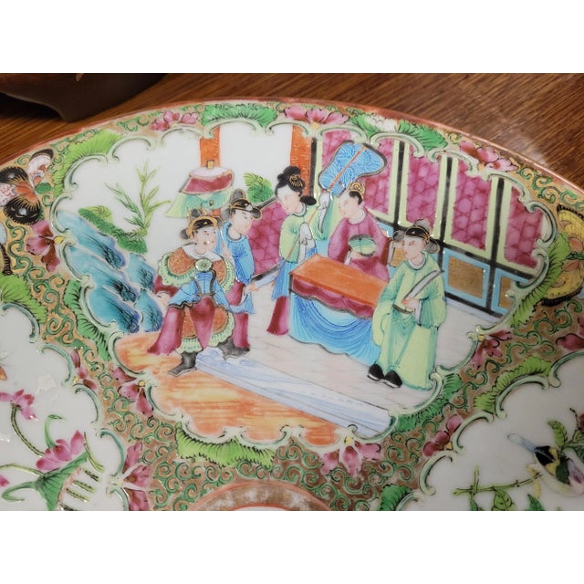 Antique Early 19th Century Chinese Rose Medallion Charger For Sale - Image 10 of 11