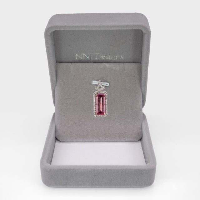 Modern 4.4Ct Pink Tourmaline Pendant With Earth Mined Diamonds Accents: Solid 14k Gold For Sale - Image 3 of 8