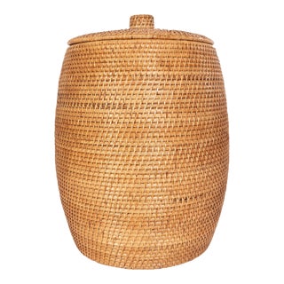 Artifacts Saboga Home Beehive Laundry Hamper with Liner in Honey Brown For Sale