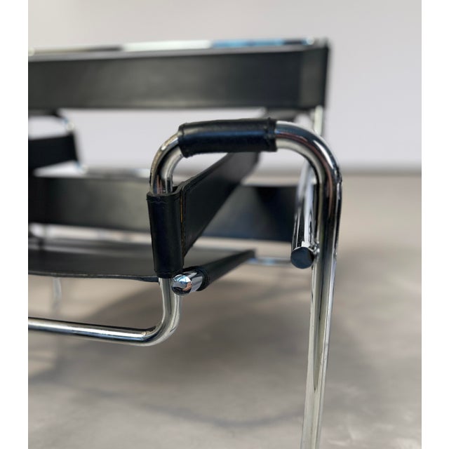 Bauhaus Vintage Wassily Chairs by Marcel Breuer, 1970s, Set of 2 For Sale - Image 3 of 16