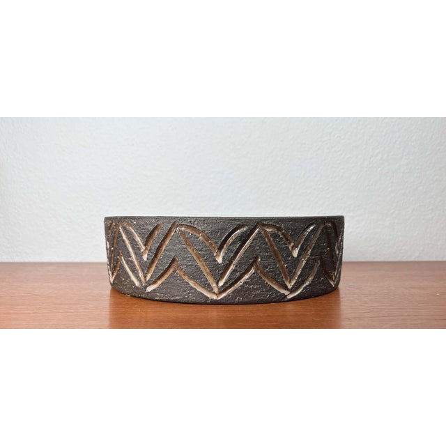 1960s Large Mid-Century Modern Danish Studio Pottery Bowl from Lovemose, 1960s For Sale - Image 5 of 18